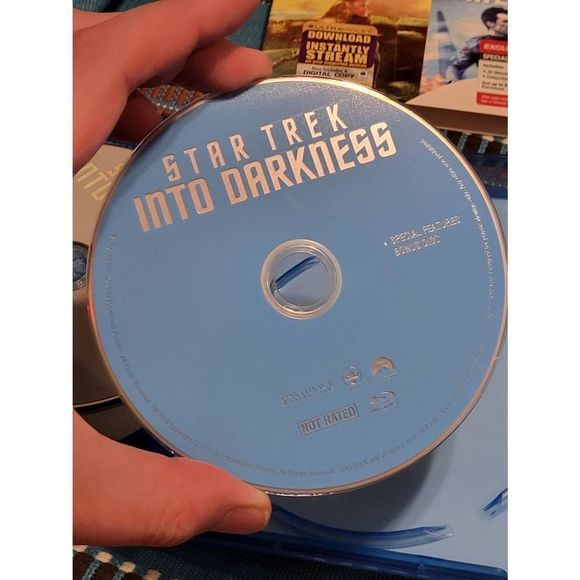 Star Treck Into Darkness Blu-ray DVD and Digital - Picture 8 of 9